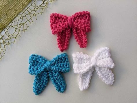 Crochet Bow Applique, Crochet Small Bows Free Pattern, Crochet Bows Free Pattern Easy, Small Crochet Bows Free Pattern, Crochet Embellishments Free Pattern, Crochet Mini Bow, Crochet Bow Free Pattern, Crochet Hair Bows Free Pattern, Crochet Bows Free Pattern