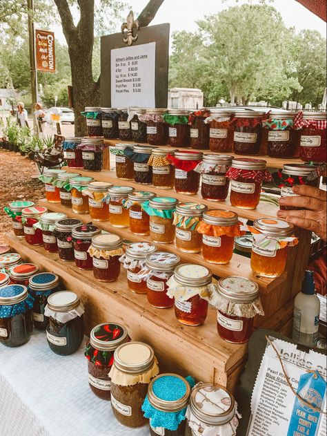 Produce Stand Aesthetic, Farmers Market Veggies, Farmers Market Display Canned Goods, Homestead Asethic, Farmers Market Stand Display, Homestead Farm Stand, Spring Farmers Market Aesthetic, Homestead Business Ideas, Local Farmers Market Aesthetic