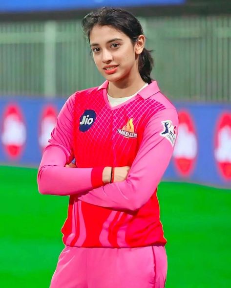 Smriti Mandhana Beautiful Photos Smrithi Mandana Hd Images, Smriti Mandhana Wallpapers Full Hd, Smriti Mandhana Hd Pics Wallpaper, Smriti Mandhana Hd Wallpapers, Smriti Mandhana Cute Wallpaper, Harleen Deol, Smriti Mandana, Cute Paragraphs For Him, Large Family Photography