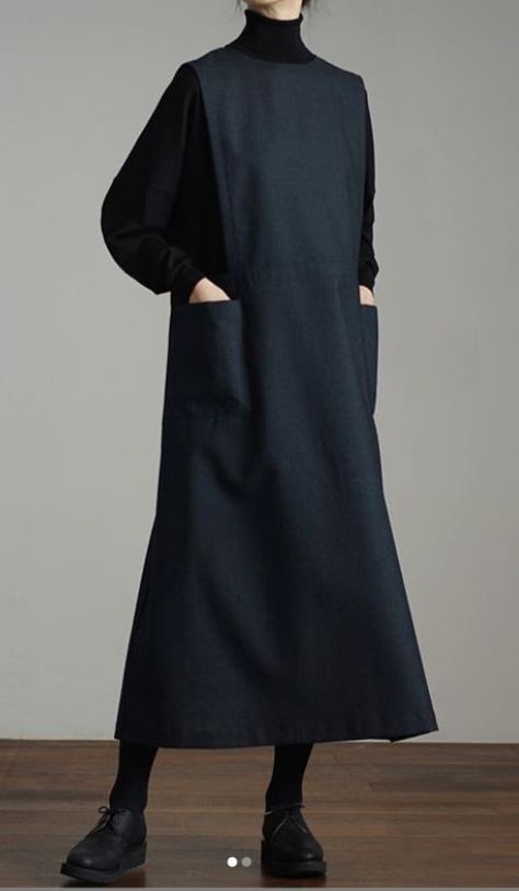 Korean Designers Fashion, Loose Clothes Outfits, Modern Womens Fashion, Kleidung Diy, Apron Dress, Mein Style, Modest Fashion Outfits, 가을 패션, Looks Vintage