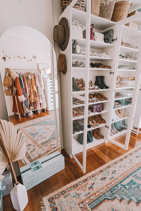 Vanity Walk In Closet, Spare Bedroom Into Walk In Closet, Spare Room Walk In Closet, Walkin Wardrobe, Spare Room Closet, Walk In Closet Inspiration, Van Decor, Closets Ideas, Bedroom 2022