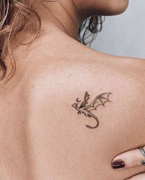 Damru Tattoo, Cottagecore Tattoo, Miniature Tattoos, Henne Tattoo, Small Dragon Tattoos, Bookish Tattoos, Gangster Girl, Inspiration Tattoo, Petite Tattoos