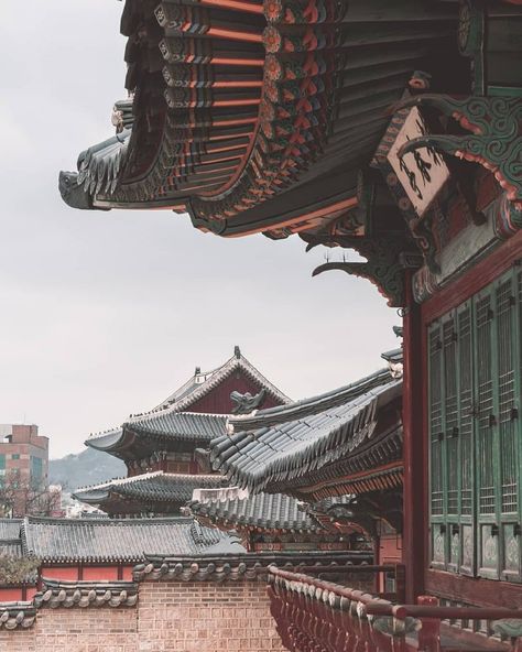 Ancient Korea Aesthetic, Changdeokgung Palace, Ancient Korea, Calming Images, Seoul Korea Travel, Japanese Village, Joseon Dynasty, Ruyi's Royal Love In The Palace, Royal Palaces