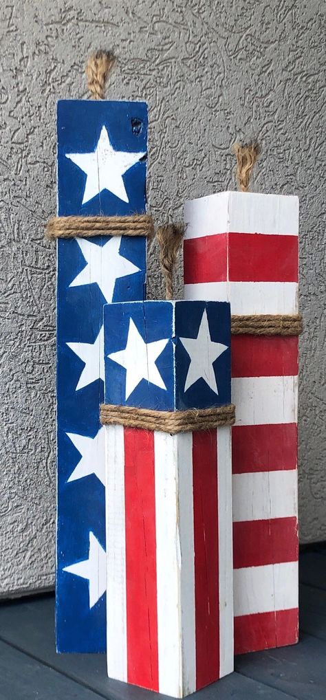 4th Of July Wood Signs, Rustic Patriotic Decor, Fouth Of July Crafts, Wooden Firecrackers, Patriotic Crafts Diy, Patriotic Porch, Americana Crafts, Decor Front Porch, 4th July Crafts