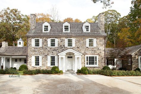 House With White Windows, White Shutters, Casas Coloniales, Casa Exterior, White Windows, Exterior Stone, Stone Houses, Stone House, Colonial House