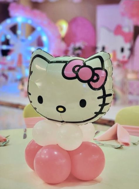 Hello Kitty Balloon Centerpieces, Sanrio Centerpiece, Cinnamoroll Pinata, Hello Kitty Party Centerpieces, Hello Kitty Table Centerpiece, Sanrio Centerpiece Ideas, Hello Kitty Table Decorations, Hello Kitty Centerpiece Ideas, Sanrio Themed Party