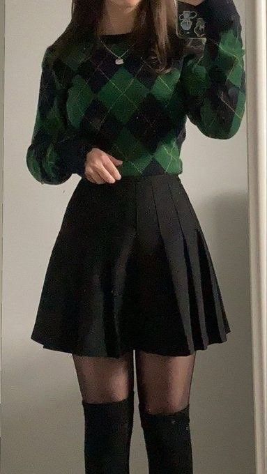 Slytherin Outfit, Slytherin Fashion, Dark Academia Outfits, Academia Outfits, Stylish Fall Outfits, Rock Outfit, Everyday Fashion Outfits, Mode Chic, Looks Black