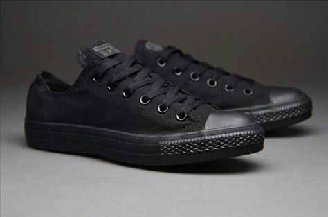 Converse Shoes Black, White Converse Outfits, All Star Black, Air Nike, Black Monochrome, Adidas Shoes Mens, Star Black, Mens Shoes Black, Outfits With Converse