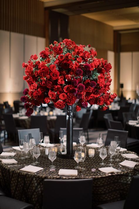 Max and Lisa's Red Rose Wedding at the InterContinental Los Angeles Rustic Winter Wedding Colors, Weddings Decorations Elegant Romantic, Unique Wedding Colors, Red Centerpieces, Popular Wedding Colors, Wedding Color Combinations, Gold Wedding Colors, Wedding Color Combos, Red Rose Wedding