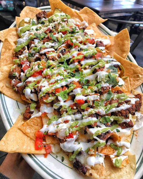 Läcker Mat, Deilig Mat, Idee Pasto Sano, Food Goals, Food Obsession, Pretty Food, Food Cravings, Nachos, Diy Food Recipes