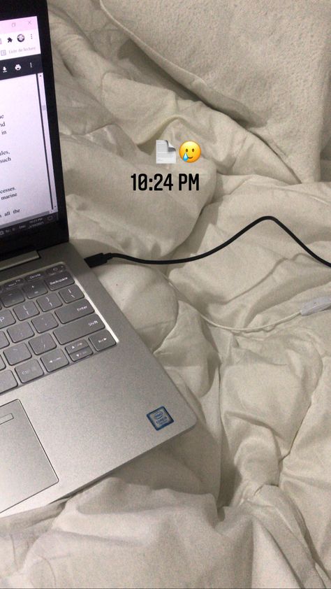 Working In Laptop Aesthetic, Study With Laptop At Night, Laptop Night Snapchat Story, Late Night Laptop Aesthetic, Night Work Snapchat Stories, Laptop Bed Aesthetic, Late Night Work Instagram Story, Night Laptop Snapchat, Snep Ideas Night