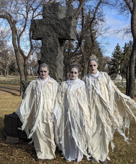 Womens Ghost Costume Diy, Ghost Costume Sheet, Adult Ghost Costume, Victorian Ghost Costume, Easy Ghost Costume, Graveyard Book, Costume Zombie, Scary Creatures, Spirit Costume