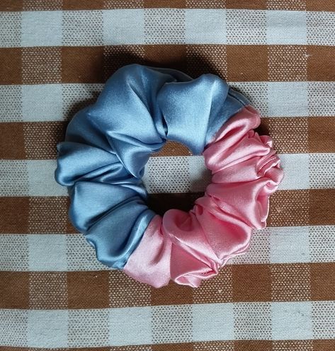 Scrunchie Tutorial Scrunchies Tutorial, Scrunchie Tutorial, Youtube Video, Scrunchies, Youtube Videos, Projects To Try