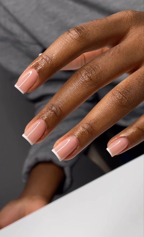 Gel With Design, Short Classy Nails, Best Summer Nails, Summer Nails Ideas, Gel Toe Nails, Subtle Nails, Work Nails, French Tip Acrylic Nails, French Acrylic Nails