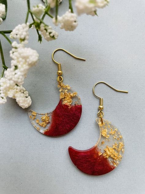 Diy Resin Earrings, Mustard Seed Jewelry, Oshkosh Wisconsin, Homemade Earrings, Popular Earrings, Terrarium Jewelry, Resin Jewelry Diy, Resin Jewelry Making, Hand Painted Jewelry