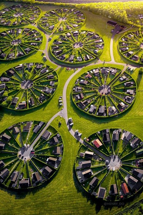 Eco Village Community, Denmark House, Resort Design Plan, Circle House, Resort Plan, Eco City, Desain Lanskap, Areas Verdes, Community Living