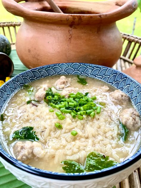 Quick and easy family recipe for khao tom moo. A healthy Thai rice soup with pork meatballs or your choice of protein and fresh herbs, ready under 30 minutes! Thai Rice Soup, Khao Tom, Thai Soup Recipes, Easy Thai Recipes, Vegetarian Noodles, Thai Rice, Thai Soup, Rice Soup Recipes, Delicious Family Meals