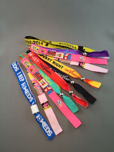 Festival Wristband Design, Wristbands Aesthetic, Festival Wristbands, Wristbands Festival, Wristband Design, Custom Wristbands, Festival Bracelets, Event Branding, Creative Labs