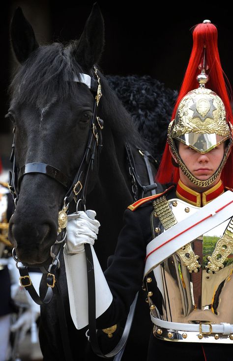 Royal Horse Guard British Guard, Royal Horse Guards, Household Cavalry, Royal Guards, Man In Uniform, Queens Guard, London Guide, Horse Guards, British Armed Forces