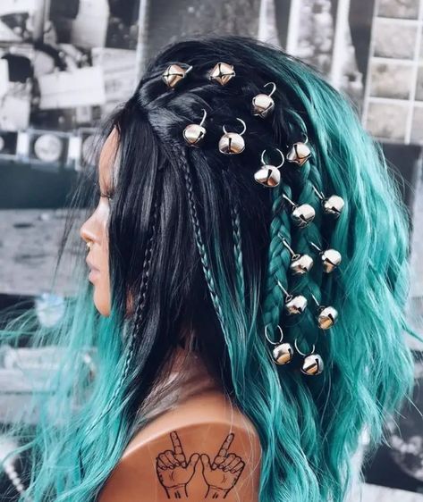 Trendy Christmas Hair Color Ideas For This Season - WomenSew Hair Colors For Winter, Colorful Lace Front Wigs, Christmas Hair Color Ideas, Christmas Hair Color, Pink Wigs, Blue Green Hair, Fantasy Design, Fashion Wigs, Pink Wig