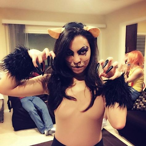 Scar Lion King Makeup and Costume.  Halloween 2014 Scar Halloween Costumes For Women, Scar Diy Costume, Scar Costume Female, Scar Lion King Costume, Scar Lion King Makeup, Scar Halloween Costume, Scar Costume, Scar Rey Leon, Lion King Makeup