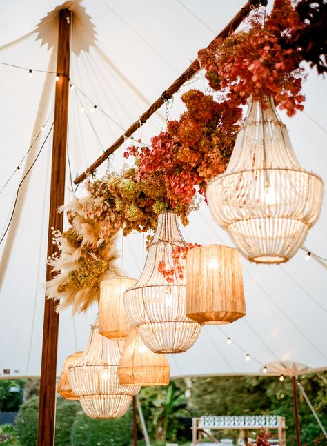 Ombre Flowers Wedding, Floral Lanterns Wedding, Boho Hanging Floral Installation, Hanging Lantern Wedding Decor, Diy Boho Lanterns, Boho Lanterns Wedding, Indian Boho Wedding, Ombré Flowers, Hanging Lanterns Wedding