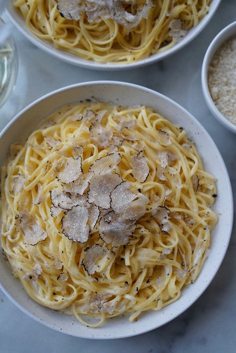 Long Pasta, Vegetarian Italian Recipes, Truffle Pasta, Summer Truffle, Grain Recipes, Grain Foods, Parmigiano Reggiano, Large Pots, Heavy Cream