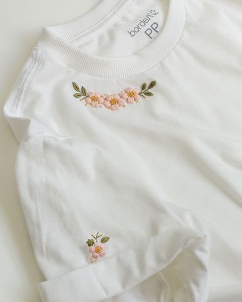 Diy Embroidery Shirt, Modern Hand Embroidery Patterns, Clothes Embroidery Diy, Simple Hand Embroidery Patterns, Embroidery Leaf, T-shirt Broderie, Diy Embroidery Designs, Embroidery Tshirt, Hand Embroidery Patterns Flowers