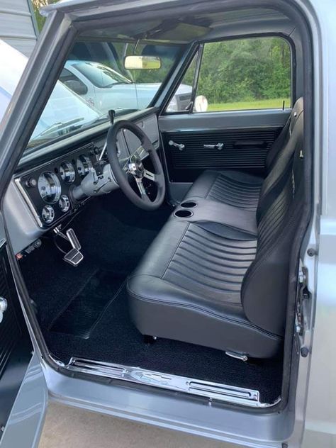 Chevy K10 Interior, Old Chevy Truck Interior, 1985 Chevy C10 Interior, Chevy Square Body Trucks Interior, Vintage Truck Interior, Obs Ford Interior Mods, Western Truck Interior, Chevy C10 Interior, 1954 Ford Truck