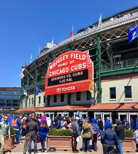 Wrigley Field Chicago Wrigley Field Aesthetic, Bestie Aesthetics, Aesthetic Crafts, Field Museum Chicago, Wrigley Field Chicago, Chicago Vacation, Chicago Trip, Mlb Stadiums, Baseball Park