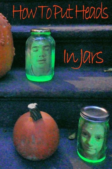 Mad Scientist Halloween, Head In A Jar, Läskig Halloween, Halloween Office Party, Moldes Halloween, Office Halloween Decorations, Dekorasi Halloween, Scary Halloween Decorations Diy, Halloween Pranks