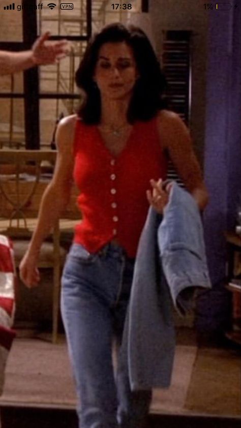 Friends outfits Rachel Friends Outfits, Dramatic Classic Style, Estilo Rachel Green, Mode Old School, Friends Monica, Friends Outfits, Rachel Friends, Rachel Green Outfits, 90’s Outfits