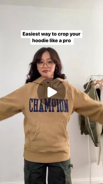 American Style on Instagram: "Easiest way to crop your hoodie like a pro 🪡✂️ by @hangtw 

1. Cut right above the pocket
2. Cut out the rib part and bulky fabric
3. Lay the ribbed hem on top of the hoodie, front sides facing each other
4. Sew the bottom together using overlock stitch
5. Flip in the ribbed hem so stitch doesn’t show

And you’re done ✔️ #americanstyle #ootd #style #fashion #onlineshopping #falllook #fallfashion #falloutfit #outfit #outfits #looks #falloutfits #falllooks #autumnlook #autumnfashion #autumnoutfit #autumnoutfits #autumnlooks #diy ❤️ #asaqueen" Crop Top Hoodie Outfit, Overlock Stitch, Crop Top Hoodie, Ootd Style, Hoodie Outfit, Autumn Outfit, Fall Looks, Like A Pro, Outfits Ideas