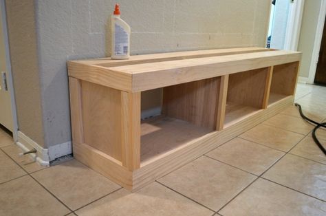 Hometalk Easy Diy Mudroom, House Mudroom, Diy Bench Seat, Mudroom Cubbies, Diy Bank, Crate Bench, Mudroom Bench Ideas, Mudroom Makeover, Entry Mudroom