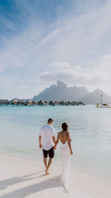 Couple Photoshoot in Bora Bora by Marc Gérard, professional photographer in Bora Bora. #Honeymoon #borabora Bora Bora Couple, Vacation Destinations Couples, Beach Wedding Pics, Maldives Wedding, Couple Travel Photos, Bora Bora Honeymoon, Honeymoon Pictures, Maldives Honeymoon, Honeymoon Photos