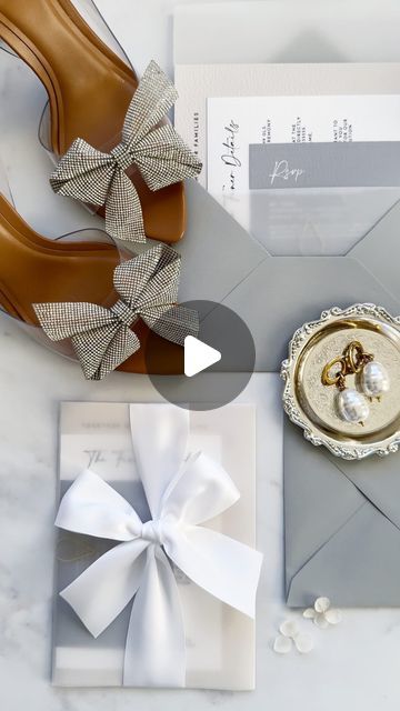 SC Design Studios | Wedding Stationery & Signage on Instagram: "Calling all self-assembly and DIY brides 👰🏽‍♀️🧑🏻‍🎨!!! Nail the wedding bow 🎀 trend with our perfect bow tying tutorial 👏🏼 Sound ON 📣 and save this ready for when you’re assembling your wedding invitations 📌 • • • #weddingstationery #weddingstationerydesign #weddingstationeryuk #weddingstationerydesigner #weddingstationary #weddinginvitations #weddinginvitation #weddinginvites #weddinginspo #savethedate #savethedatecards #weddingdesign #weddingdecor #weddingplanning #weddingplanner #invitationdesign #weddingtrends #weddinginvitations #weddingdetails #weddinginspiration #weddingideas #stationerylove #weddingstationeryinspiration #weddingsignage #savethedates" Bow Wedding Invitations, Bow Tying Tutorial, Bow Tying, Bow Trend, Perfect Bow, Wedding Stationery Design, Wedding Bows, Diy Brides, Design Studios