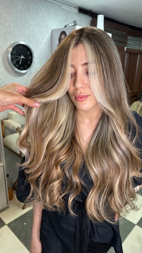 Balayage con contorno marcado Barber Shop, Hair Inspo, Balayage, Collage, Hair Styles, Hair, Pins, Color