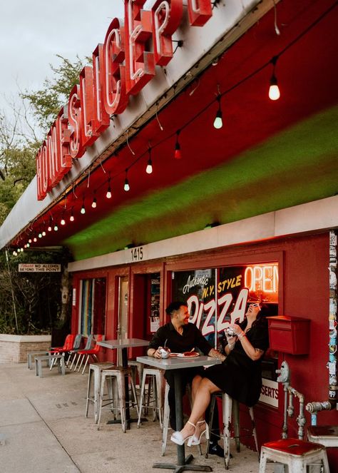 Retro Pizzeria, Couple Poses Engagement, Retro Engagement Photos, Couple Story, Night Engagement, All Black Outfits, Announcement Photos, Intimate Wedding Photography, Retro Diner