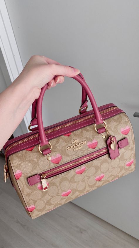 Coach Heart Bag, Cute Purses Handbags, Coach Aesthetic, Coach Rowan Satchel, Purse Aesthetic, Luxury Bags Collection, Purse Essentials, Cute Purse, Handbag Essentials