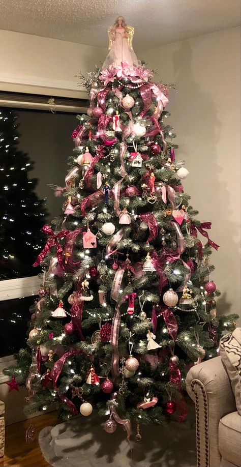 Barbie Themed Christmas Tree, Barbie Christmas Tree Ideas, Barbie Tree, Barbie Christmas Tree, Barbie Ornaments, Blue Christmas Tree Decorations, Dream Christmas, Barbie Christmas, Blue Christmas Tree