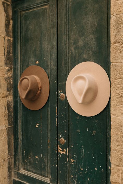 Hats hanging on wall Cowboy Hat Display Ideas, Country Glam, Cowboy Romance, Hat Display, Hat Stores, Cowgirl Hats, Hang On, Branding Photoshoot, Heritage Collection