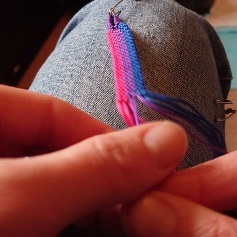 Sara's BohoFae Journey 🌈 😉❤️ on Instagram: “🙌 Day 2 of #marchmeetthemaker is 'Hands at Work' 🙌 so here's me this morning finishing up a Bisexual Flag bracelet ready to be shipped to…” Bisexual Friendship Bracelet, Bisexual Bracelet, Forever Person, Brazilian Bracelet, Flag Bracelet, Bisexual Flag, Bracelets Patterns, Sewing Stuffed Animals, Diy Bracelets Patterns