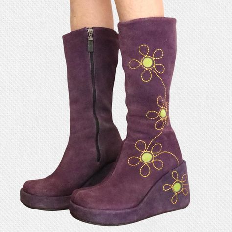 Fairy Boots, Flowers Fairycore, 60s Boots, Funky Heels, Purple Boots, Hippie Style Clothing, Funky Shoes, Trendy Boots, Fun Clothes