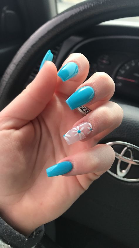 Real Acrylic Nails, Nails With Basic Design, Spring And Summer Nails 2024, Tourquise Nails Design Short, Blue Acrylic Nails Ideas Summer, Acrylic Nail Designs Summer 2024, Cute Back To School Nails Acrylic, Bold Summer Nails, Medium Length Nails Acrylic Square Design