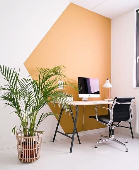 Colour Blocking Interior, Beachy Boho, Colour Blocking, Block Wall, A Desk, Office Interior Design, Home Office Design, Boho Bedroom, 인테리어 디자인