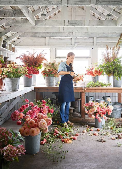 Flower Farm Stand, Cut Flower Farm, Flower Truck, Mini Flowers, Flower Farmer, Cut Flower Garden, Flower Studio, Flower Stand, Floral Studio