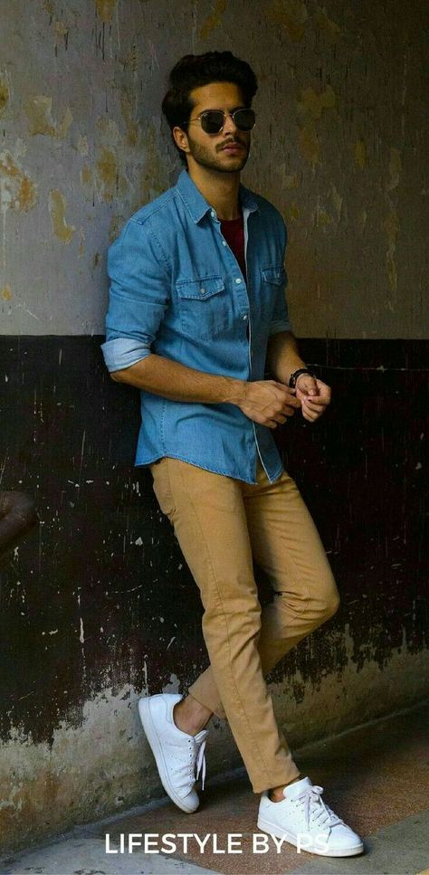 Fashion Models Men, Blue Denim Shirt, Indian Men Fashion, Mens Casual Outfits Summer, Stylish Men Casual, Denim Shirt Men, Mens Fashion Blog, Mode Casual, Stil Inspiration