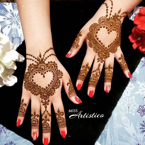 Henna With Hearts, Heart Mehendi Designs, Henna Heart Designs, Heart Henna Designs, Heart Mehndi Designs, Heart Mehndi, Heart Henna, Mehendi Ideas, Diy Henna