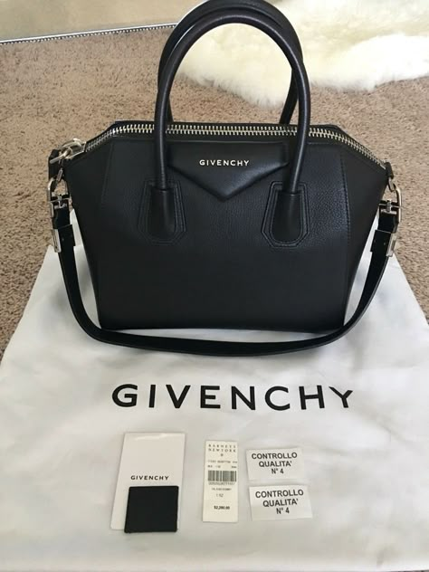 Designer Staples, Luv Bag, Givenchy Bag Antigona, Givenchy Bags, Givenchy Antigona, Luxury Bags Collection, Givenchy Bag, Bag Obsession, Dream Bags