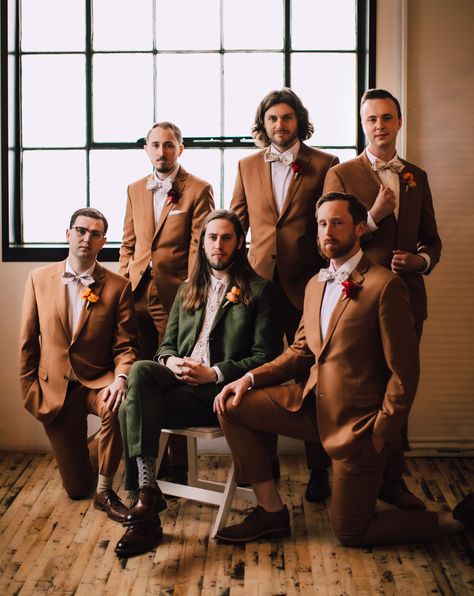 Brown Groomsmen Suits, Fall Groomsmen, Brown Groomsmen, Fall Wedding Suits, Olive Green Suit, Best Wedding Suits, Wedding Groomsmen Attire, Mens Wedding Suits, Suit Groom